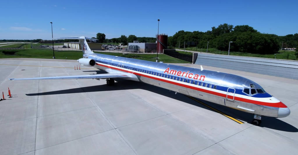American Airlines - McDonnell Douglas MD-80